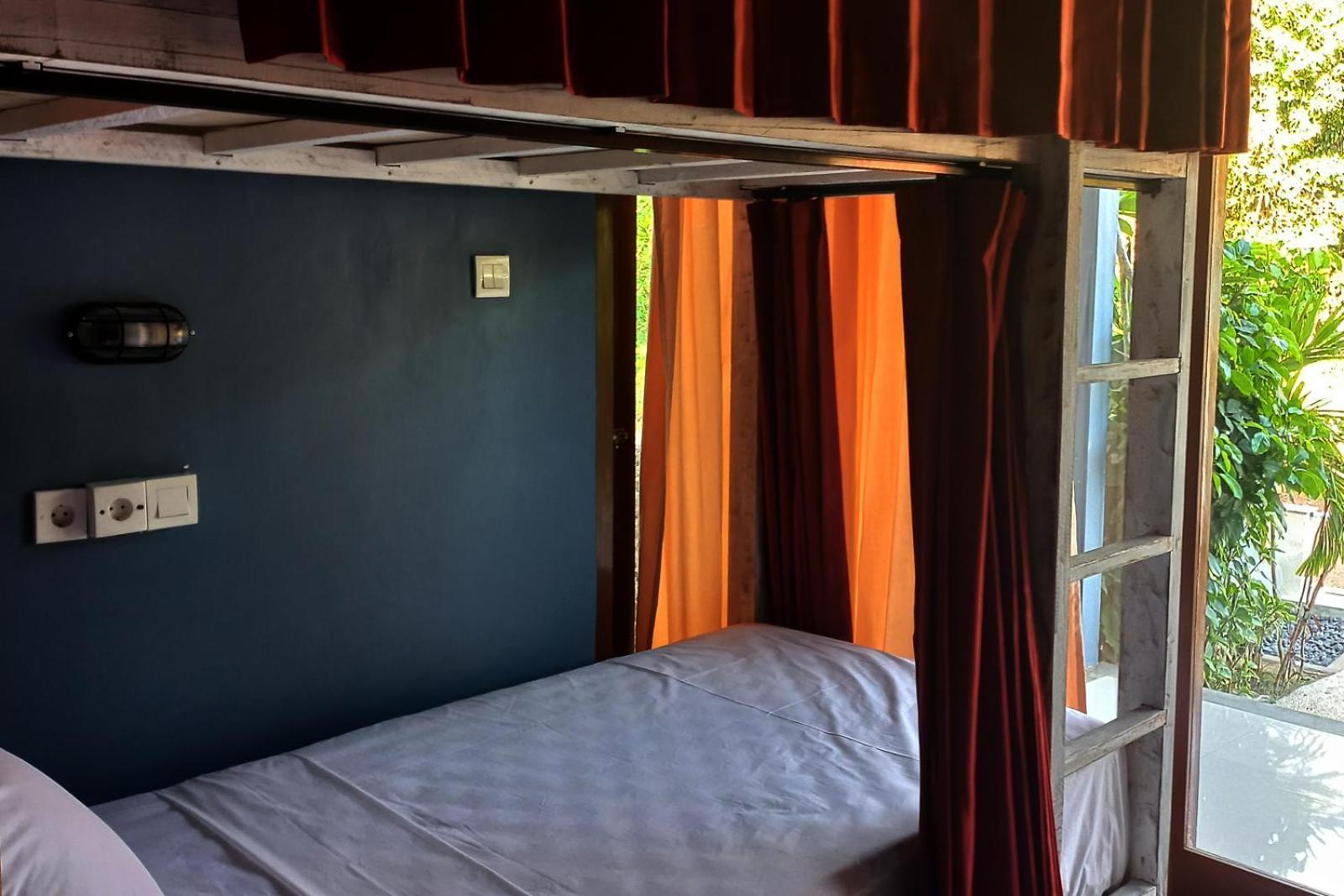 Castaway Island Hostel Lembongan Dış mekan fotoğraf