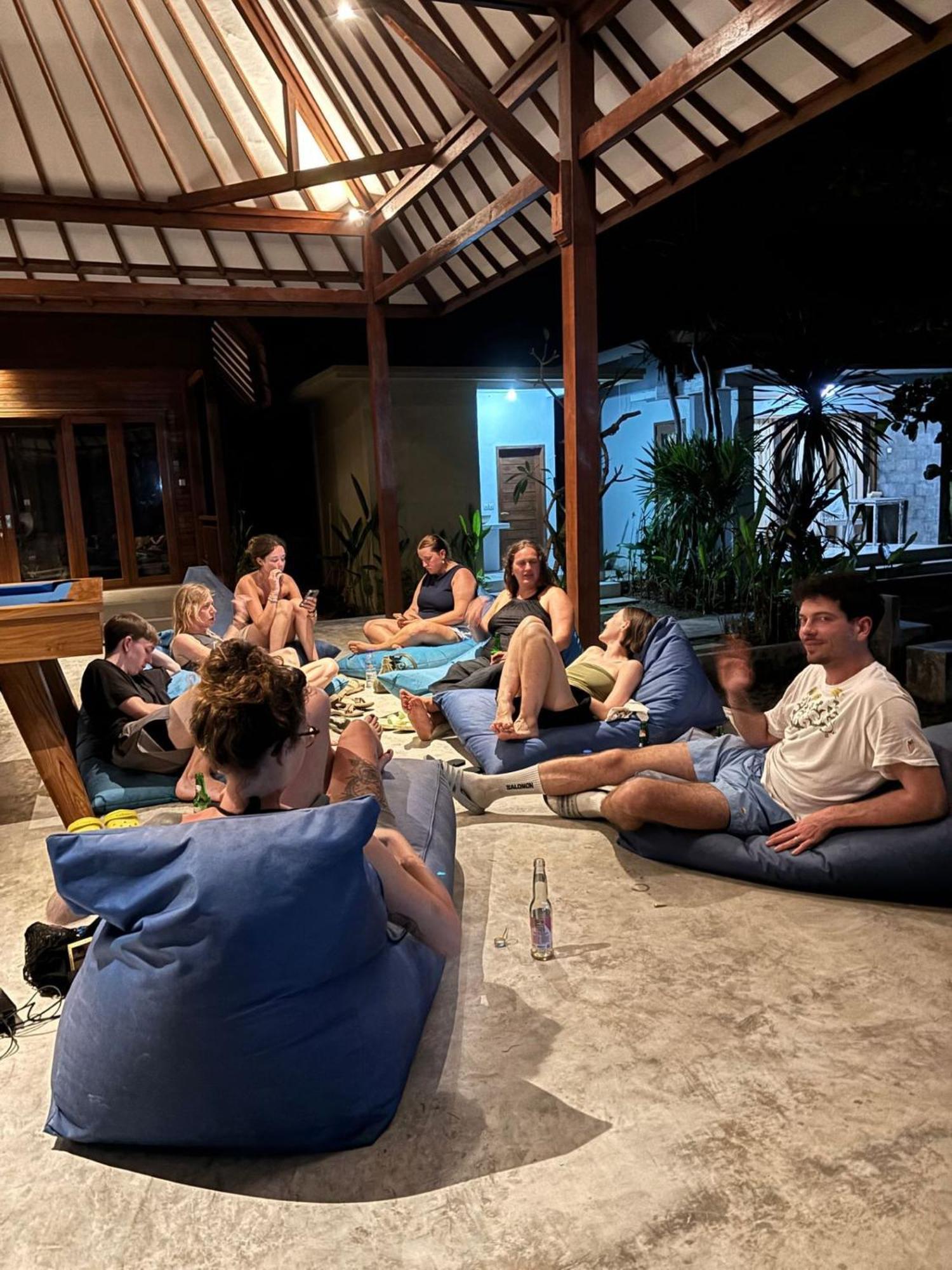 Castaway Island Hostel Nusa Lembongan Dış mekan fotoğraf